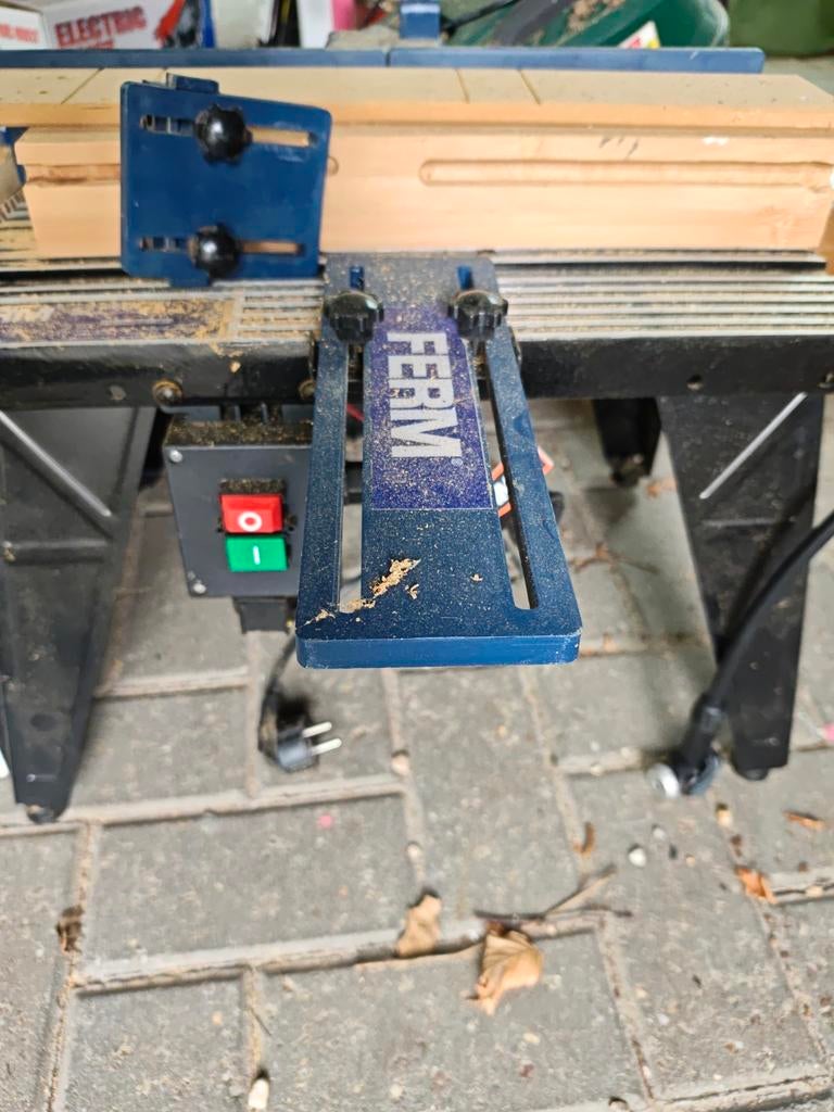 Frees tafel van Ferm, nauwelijks gebruikt, Ophalen of Verzenden, Zo goed als nieuw, Bovenfrees, Ferm