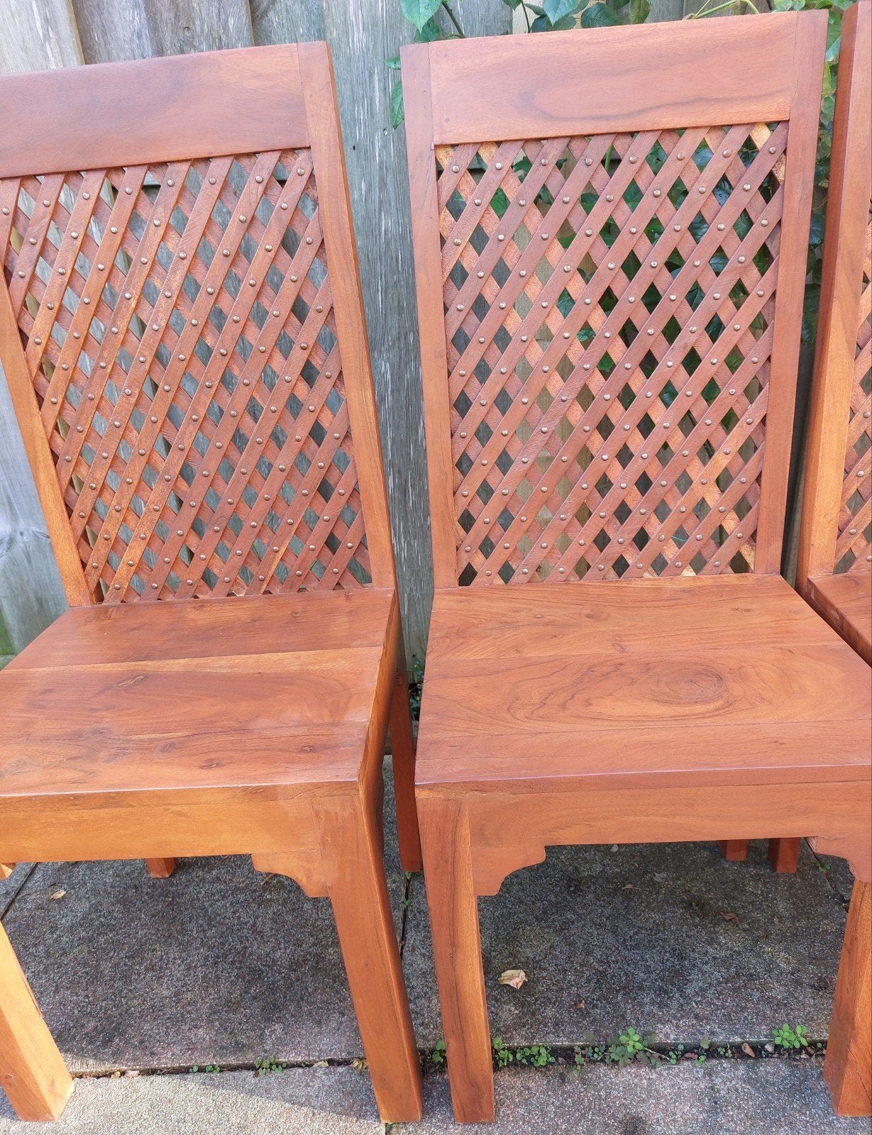 4 teakhouten stoelen met kussens, Ophalen, Zo goed als nieuw, Teakhout