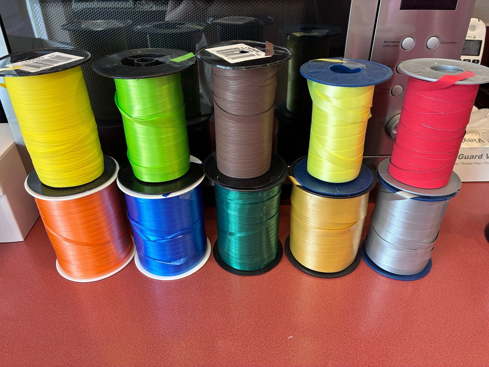 10 cadeaulint rollen diverse kleuren op rol, Diversen, Cadeaupapier, Ophalen of Verzenden, Zo goed als nieuw