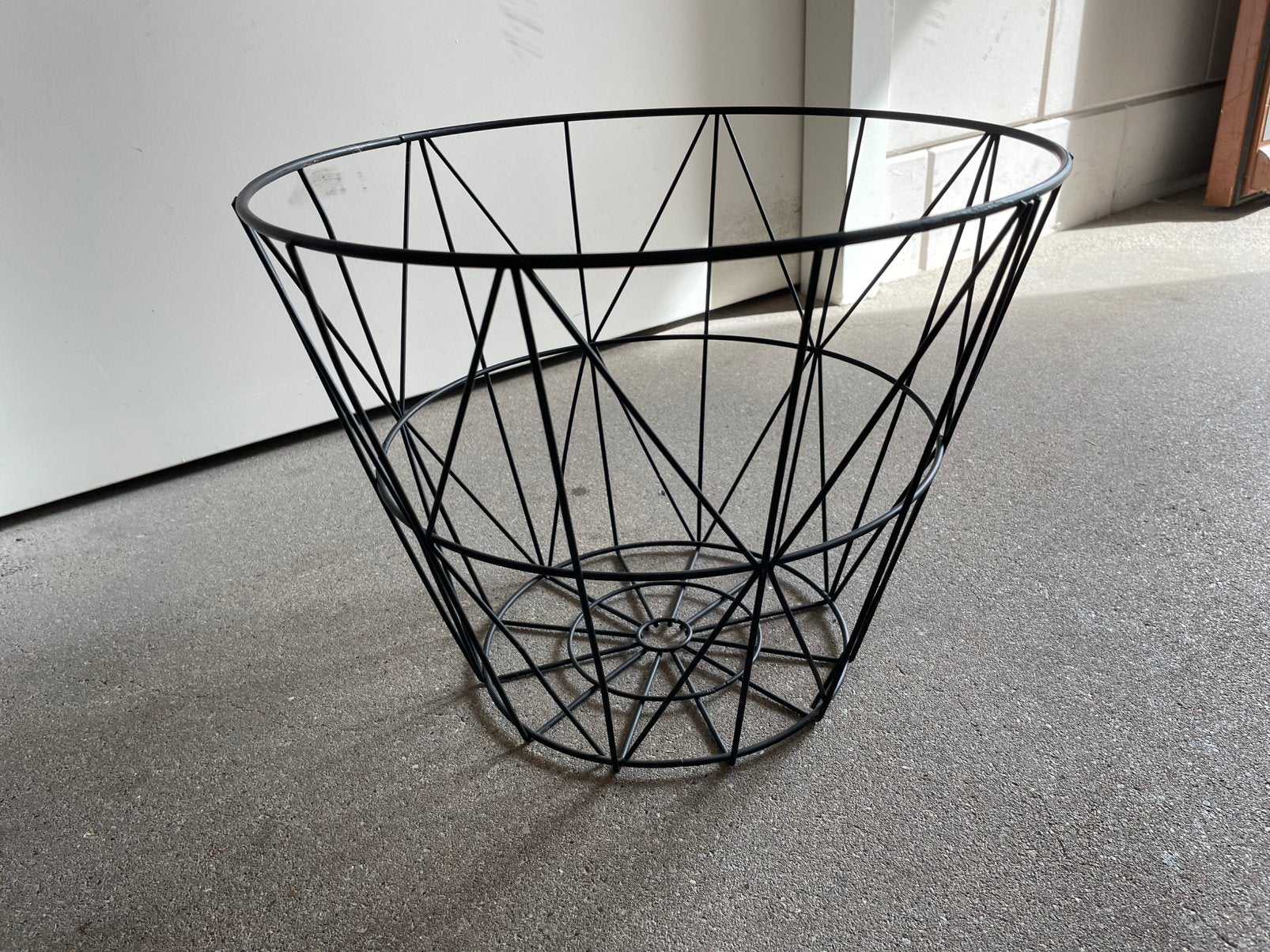 Metalen ronde rek als deken mand of kleding diy, Huis en Inrichting, Woonaccessoires | Schalen en Manden, Ophalen, Zo goed als nieuw