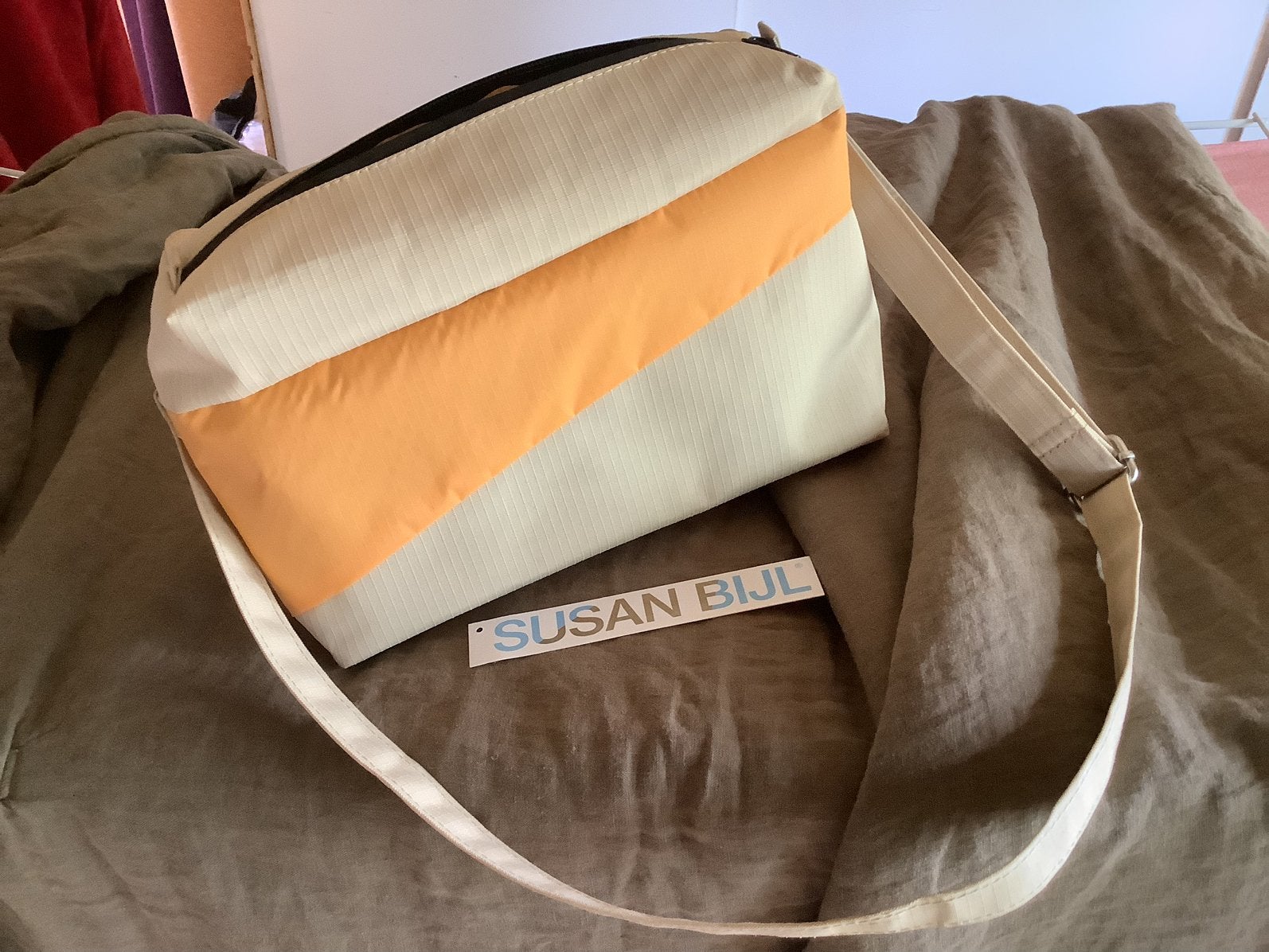 Nieuwe tas Susan Bijl met schouderband - new bum bag size M, Ophalen of Verzenden, Nieuw, Handtas