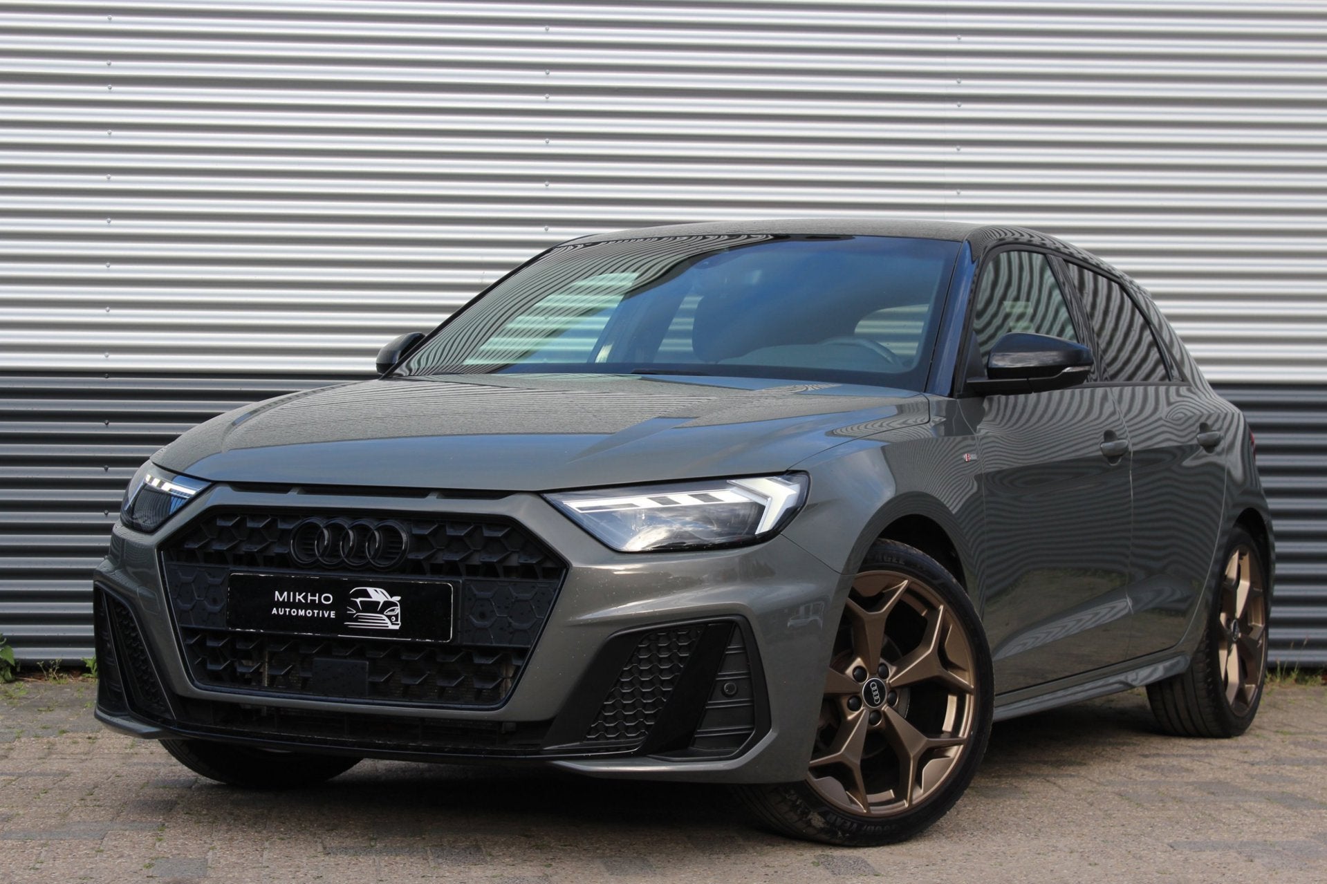 Audi A1 Sportback 35 TFSI 3x S-line | Edition one | Camera |, Auto's, Zwart, 4 cilinders, 150 pk, Leder en Stof