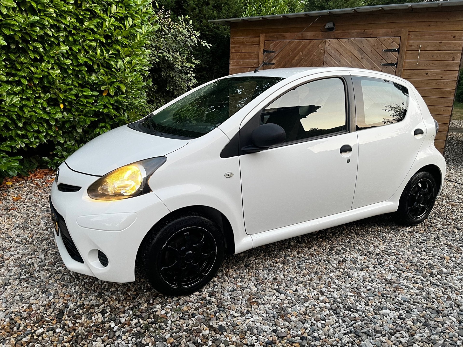 Toyota Aygo RIJKAAR/APK/HISTORY/BEURT/NAP/AIRCO/5drs//DIREKT, Voorwielaandrijving, Euro 5, Stof, Gebruikt