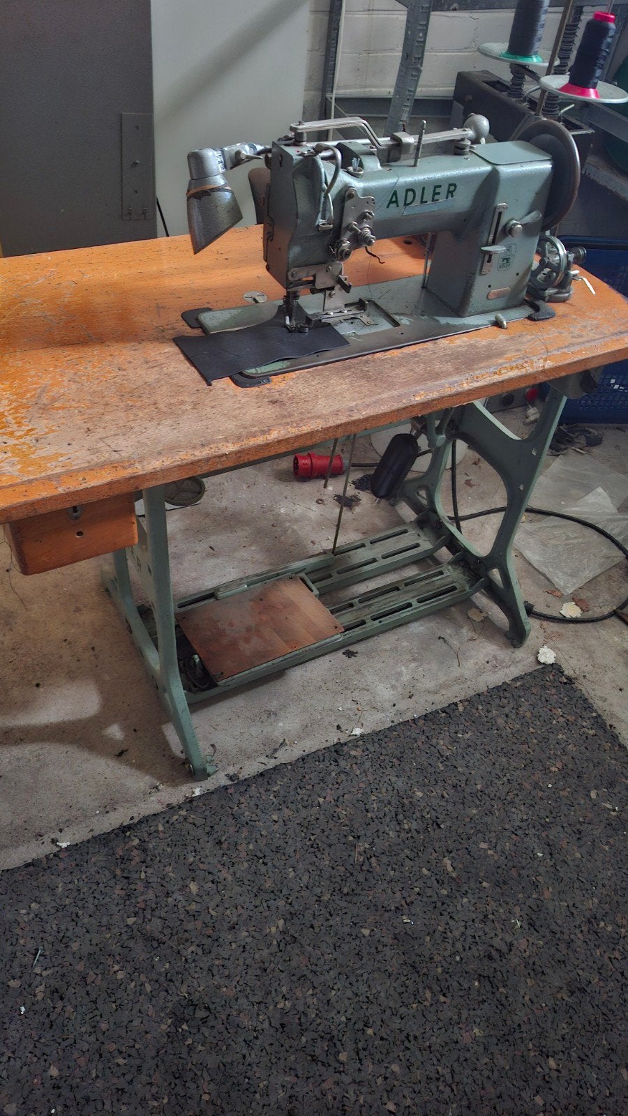Adler 167-73 3-voudig Industriële Naaimachine, Hobby en Vrije tijd, Overige merken, Gebruikt, Ophalen of Verzenden, Naaimachine
