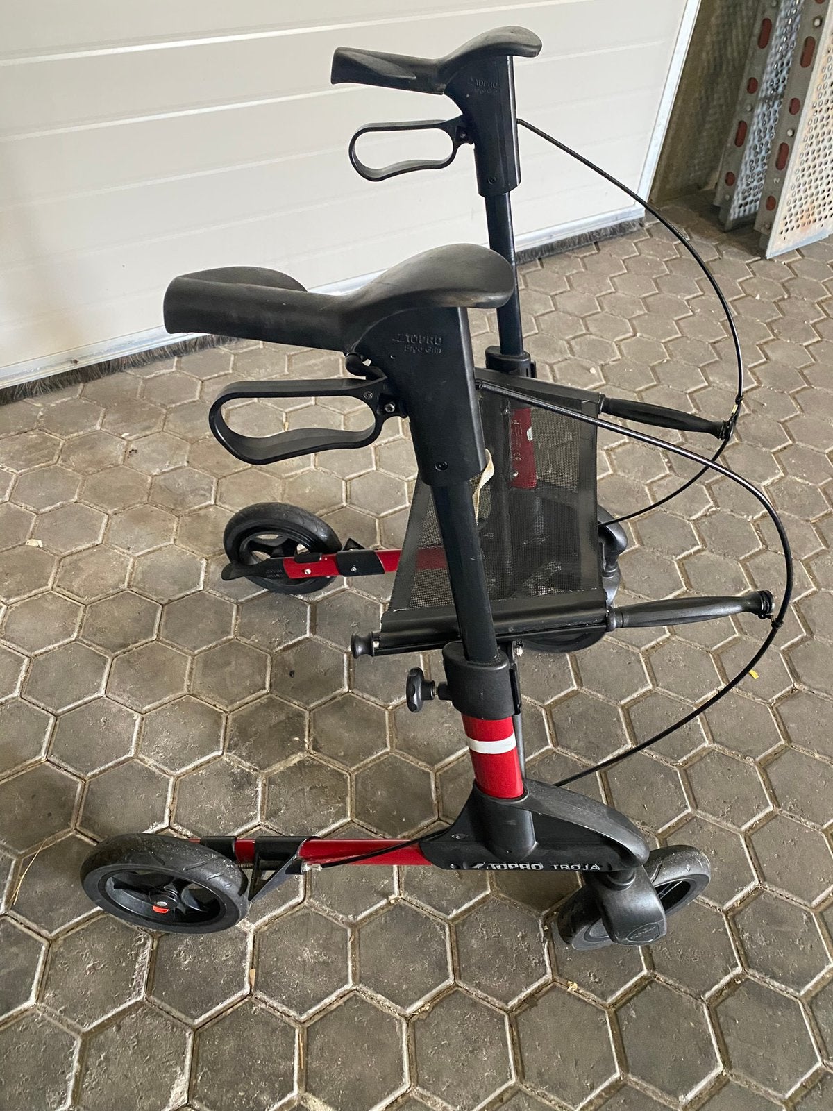 Topro troja 2G rollator rood maat S, Ophalen, Zo goed als nieuw