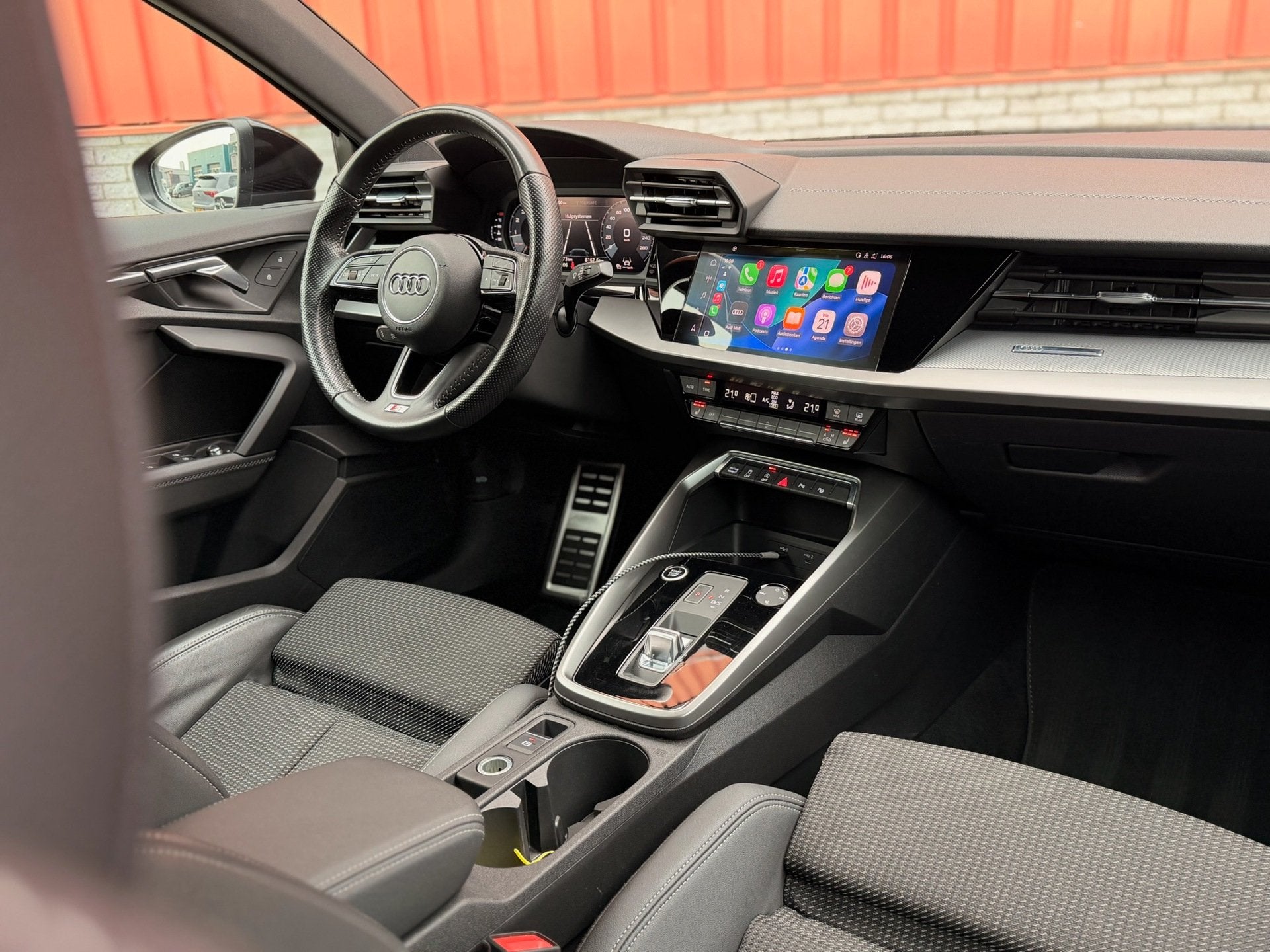 Audi A3 Sportback 35 TFSI 3x S-Line Carplay PDC ACC DAB 19"R, Auto's, Dealer onderhouden, 150 pk, Leder en Stof, Zwart