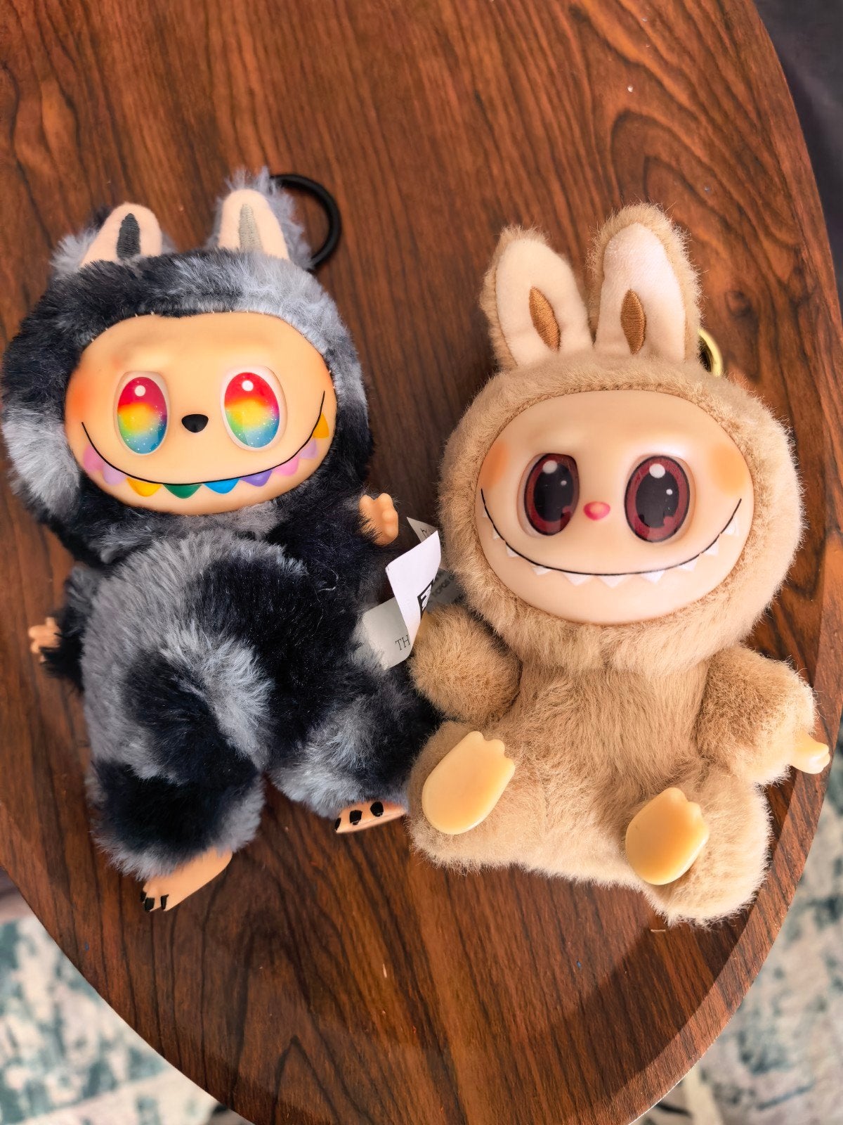 Twee schattige La Bubu Monsters sleutelhangers, Verzamelen, Poppetjes en Figuurtjes, Ophalen of Verzenden, Zo goed als nieuw