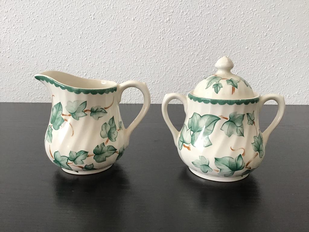 Country Vine, Barratts. BHS suiker en melk set., Huis en Inrichting, Keuken | Servies, Ophalen of Verzenden