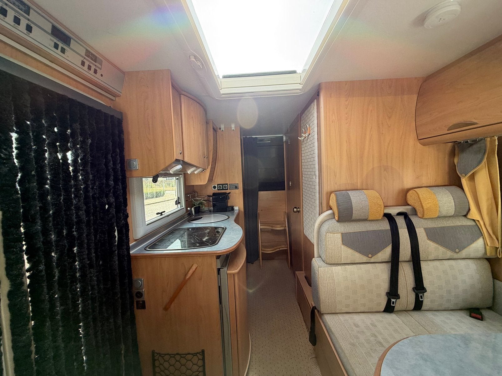 Foto 8 van Burstner i690 Elegance 2.8 JTD - levelsysteem - 66.500 km