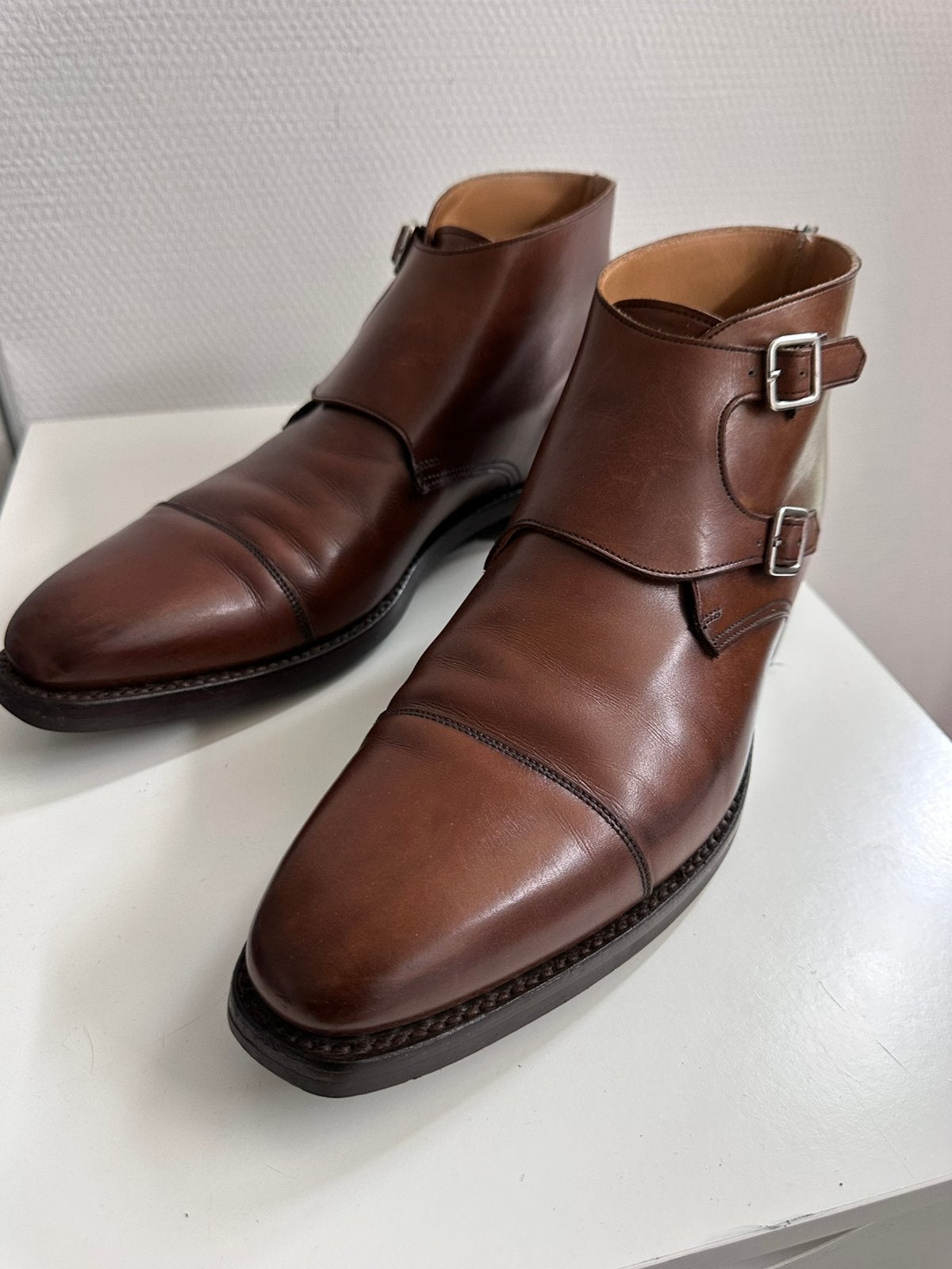 Crockett & Jones double buckle enkel laarzen mt. 9.5 UK, Ophalen of Verzenden, Zo goed als nieuw, Bruin, Pantoffels of Sloffen