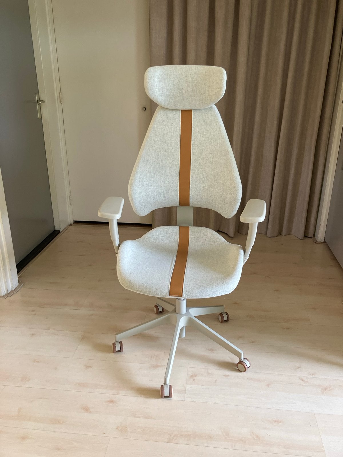 IKEA LÅNGFJÄLL Bureaustoel - Beige/Wit, Ophalen, Beige, Zo goed als nieuw, Bureaustoel