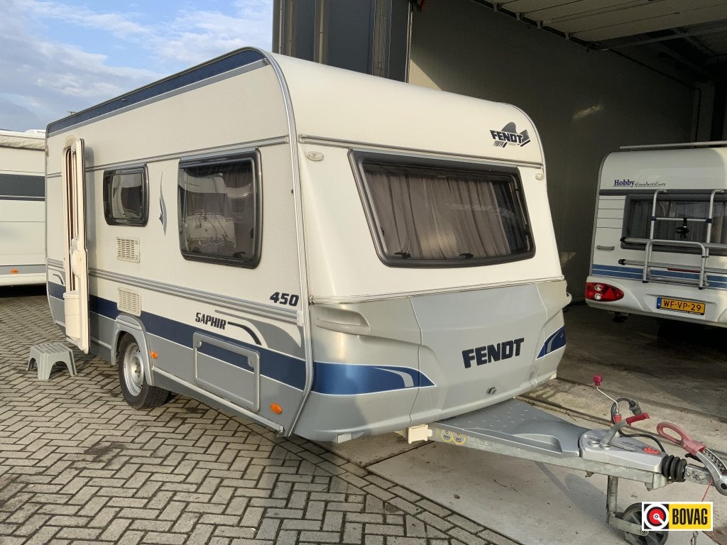 Fendt Saphir 450 QB, Caravans en Kamperen, Caravans, Bedrijf, Treinzit, Schokbreker, Tot en met 4