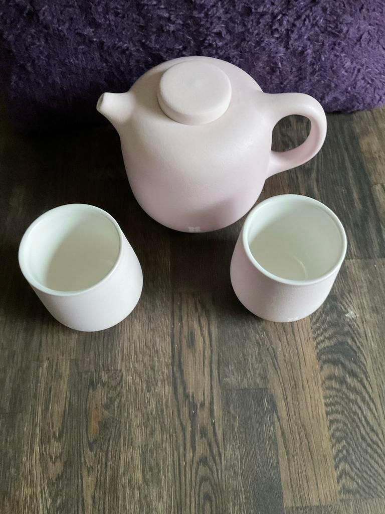 Waterdrop theeservies rosé - theepot en 2 kopjes, Ophalen, Keramiek, Zo goed als nieuw, Effen