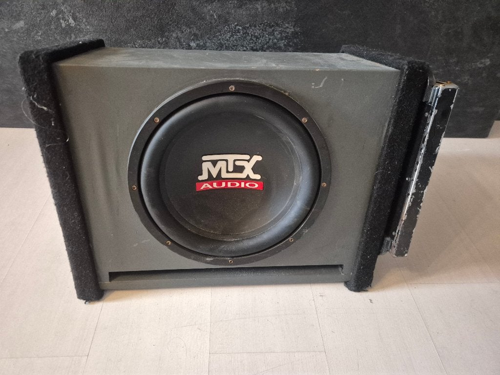 Subwoofer met versterker te koop, Subwoofer, Zo goed als nieuw, 120 watt of meer, Ophalen