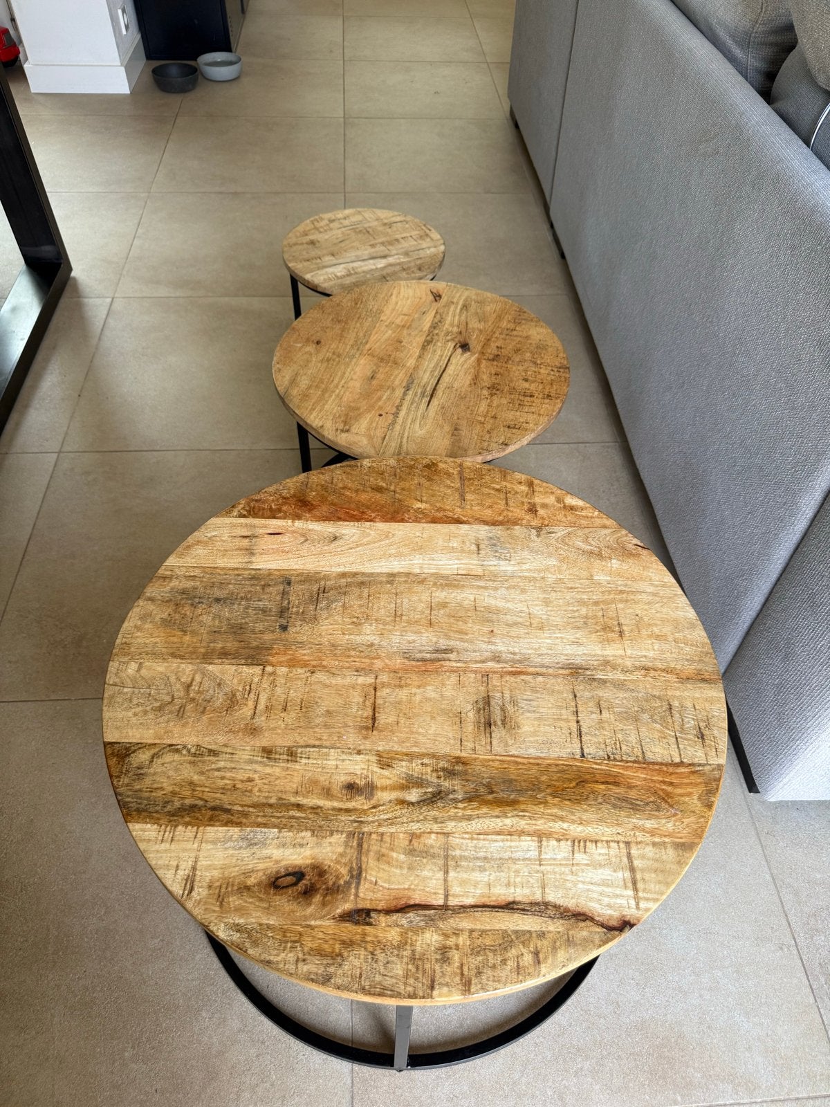 Set van 3 ronde salontafels van mangohout en metaal - Loods5, Ophalen, Minder dan 45 cm, Rond, Zo goed als nieuw