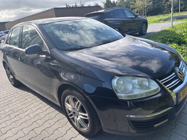 Volkswagen Jetta 2.0 FSI 110KW AUTOMAAT 2006 Zwart NW APK, Auto's, Euro 5, 4 cilinders, Origineel Nederlands, Bedrijf