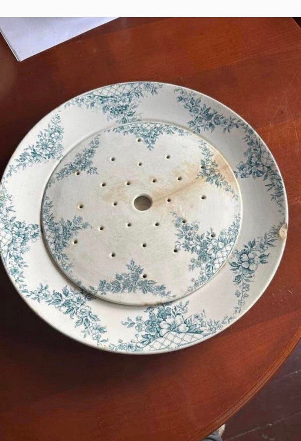 Bord met binnenbord om vis of groenten uit te lekken, Ophalen