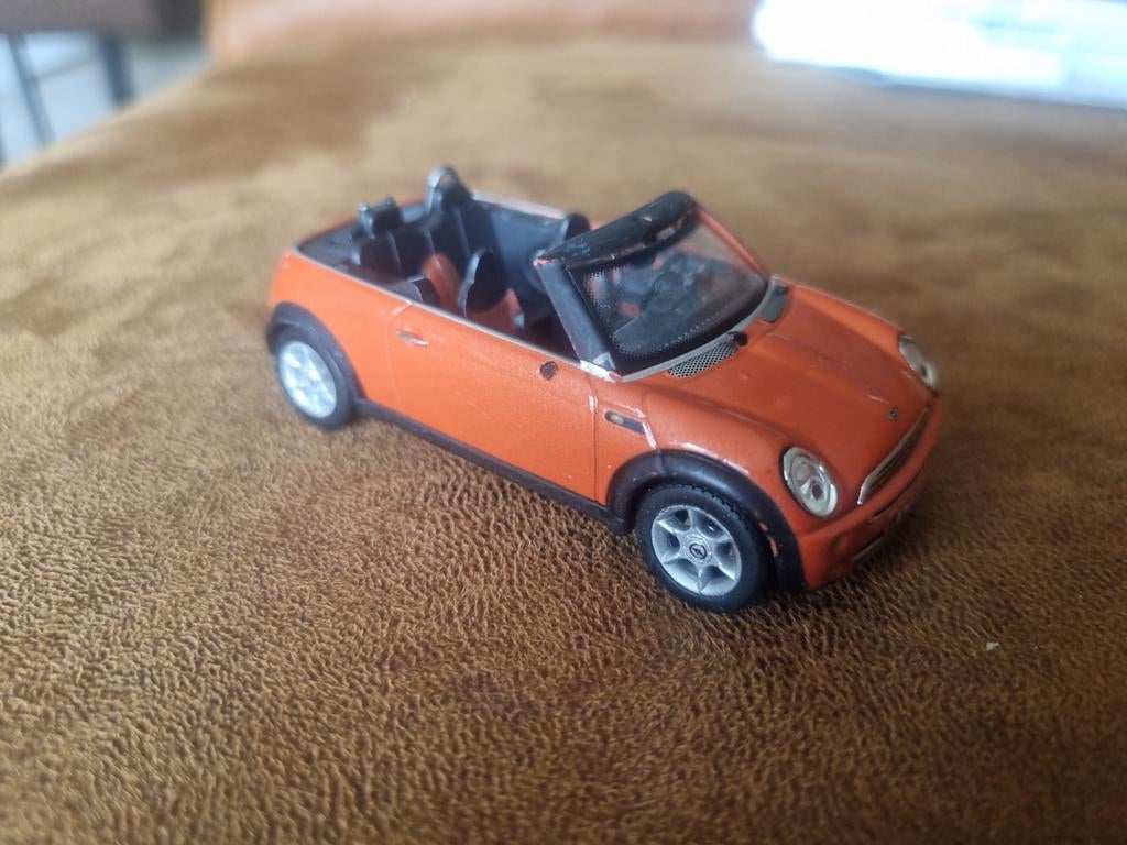 Mini Cooper Cabriolet modelauto - Oranje, Ophalen of Verzenden