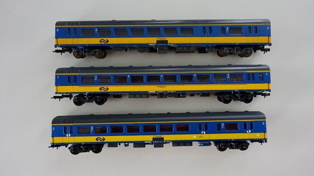 3 NS Personenwagons met kortkoppelingen, Gebruikt, Gelijkstroom, Wagon, Ophalen of Verzenden