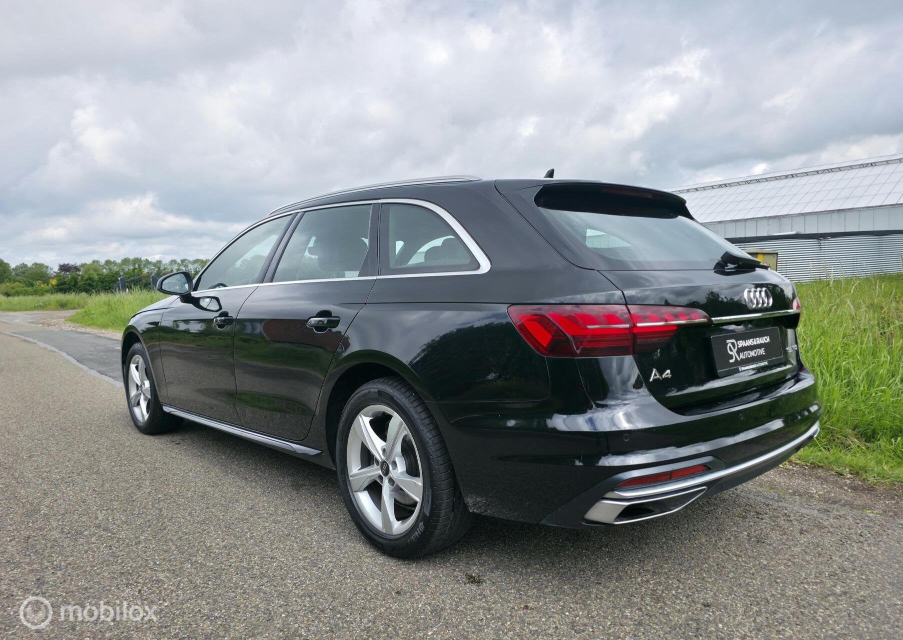 Audi A4 35 TFSI Business Ed / Cam / Mem / Leder / Matrix, Gebruikt, Zwart, 4 cilinders, A4