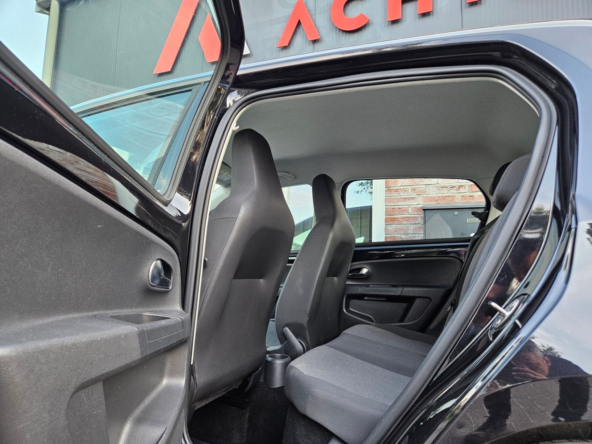 Volkswagen Up! 1.0 move up! BlueMotion Airco! 5-Deurs! NAP!, Auto's, Voorwielaandrijving, Gebruikt, 840 kg, Zwart