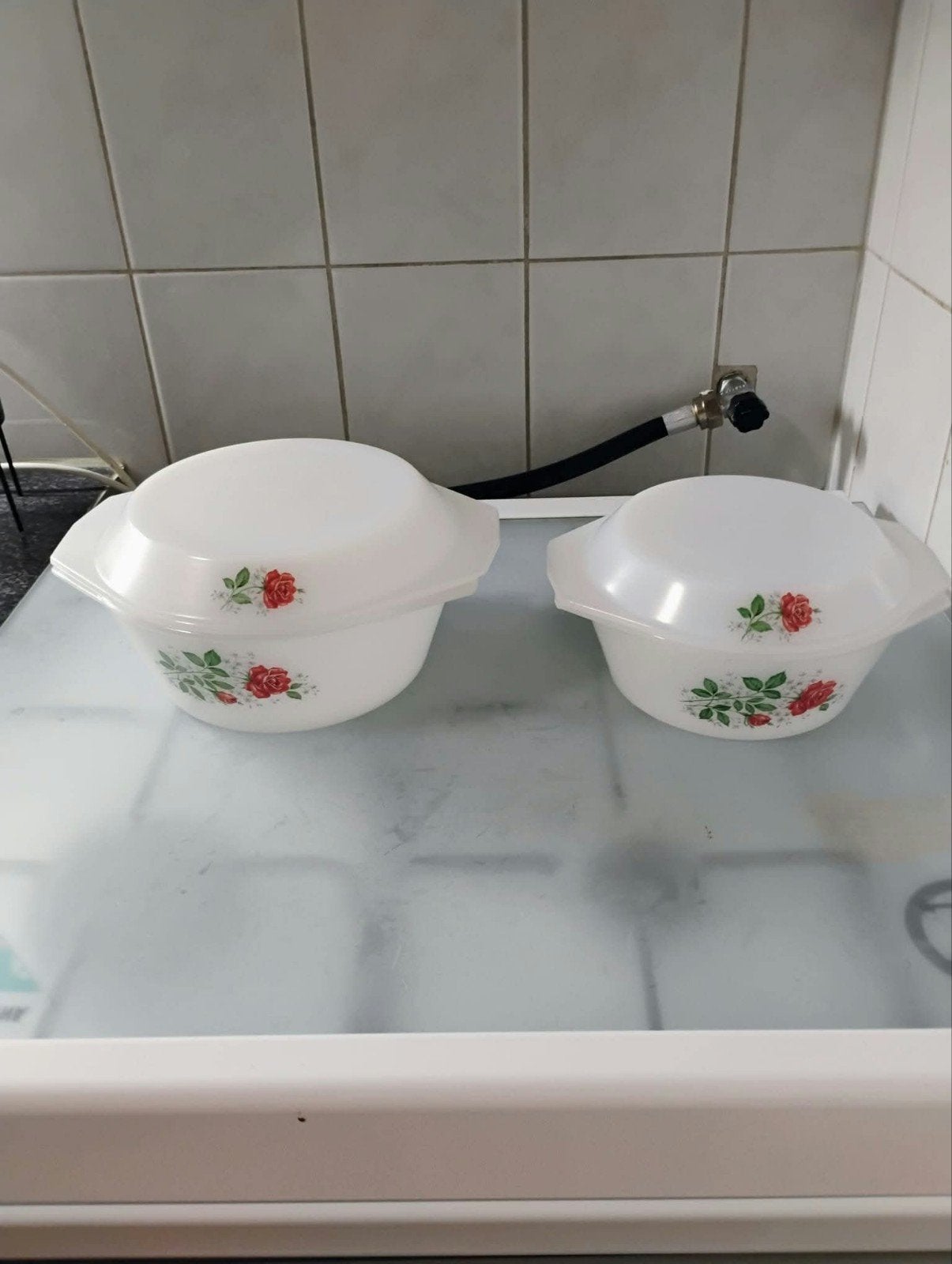 Set van 2 Vintage oven/magnetron schalen met Rozenmotief, Ophalen of Verzenden
