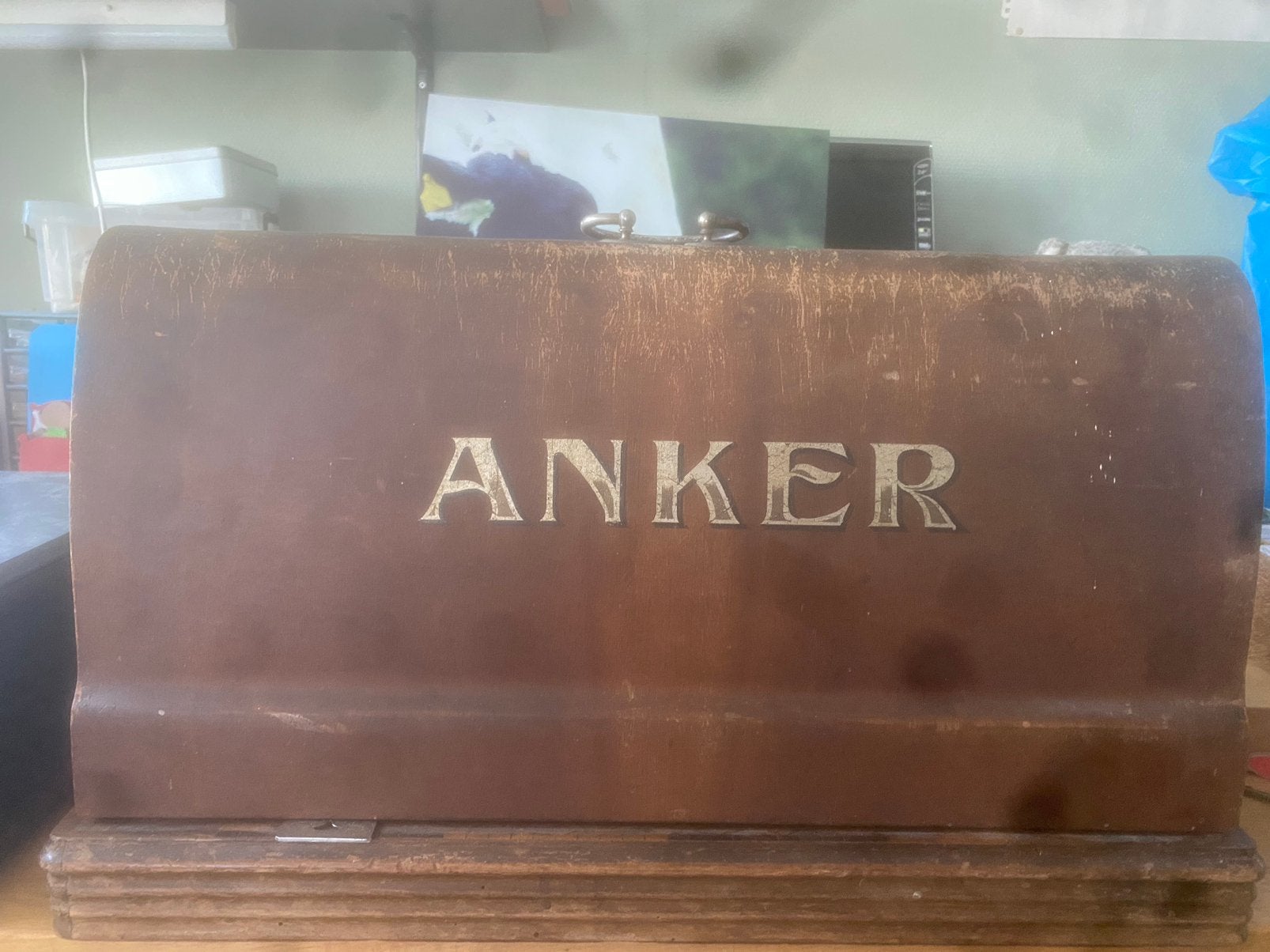 Naaimachine Anker, Ophalen