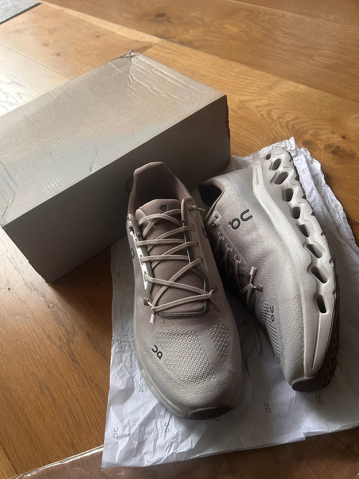 Oncloud schoenen maat 43 vallen als 42, Kleding | Heren, Schoenen, Bruin, Verzenden, Nieuw, Sneakers of Gympen
