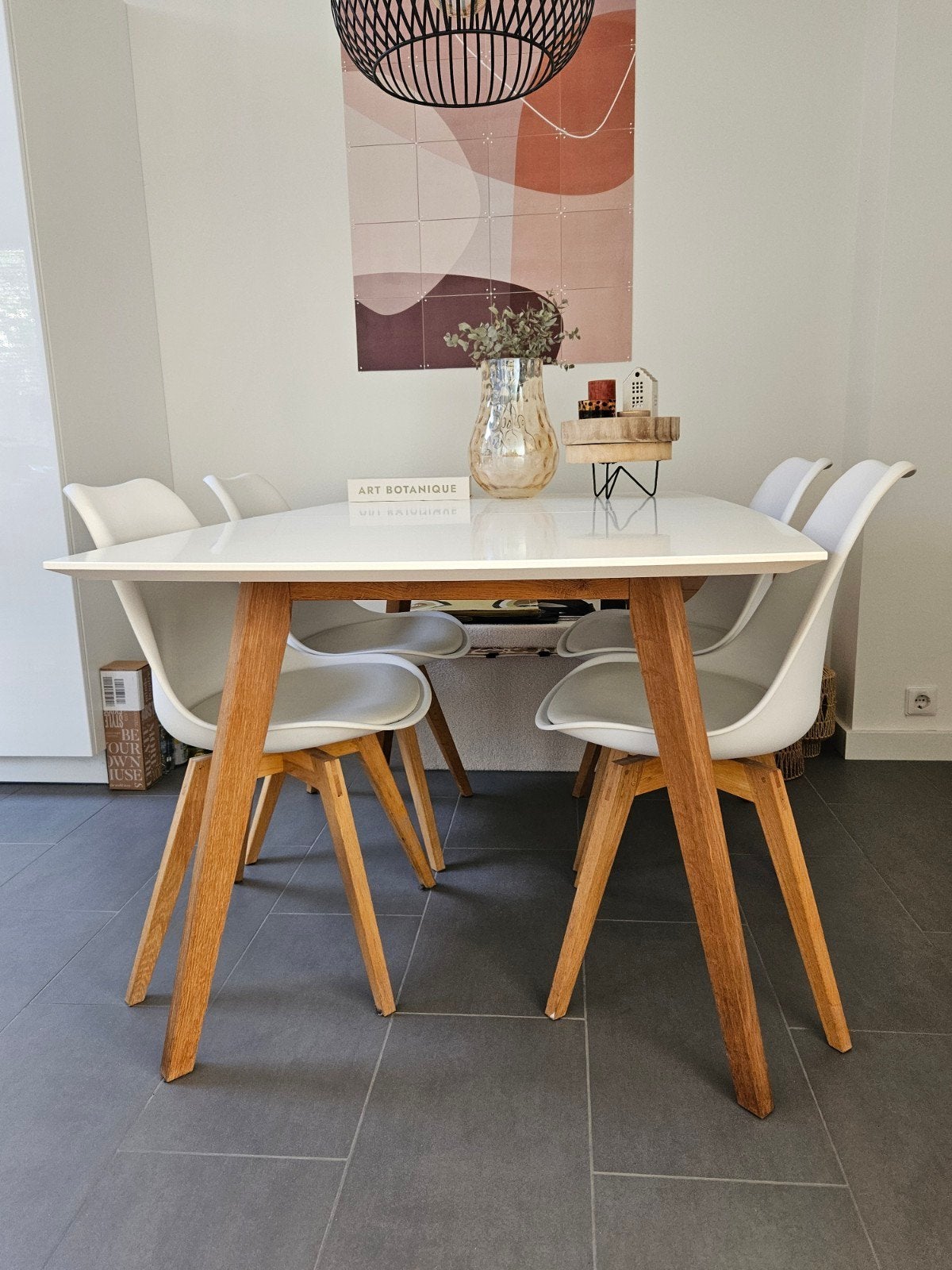 4 Scandinavische witte kuipstoelen met wit zitkussen, Huis en Inrichting, Stoelen, Ophalen, Gebruikt, Wit, Scandinavisch