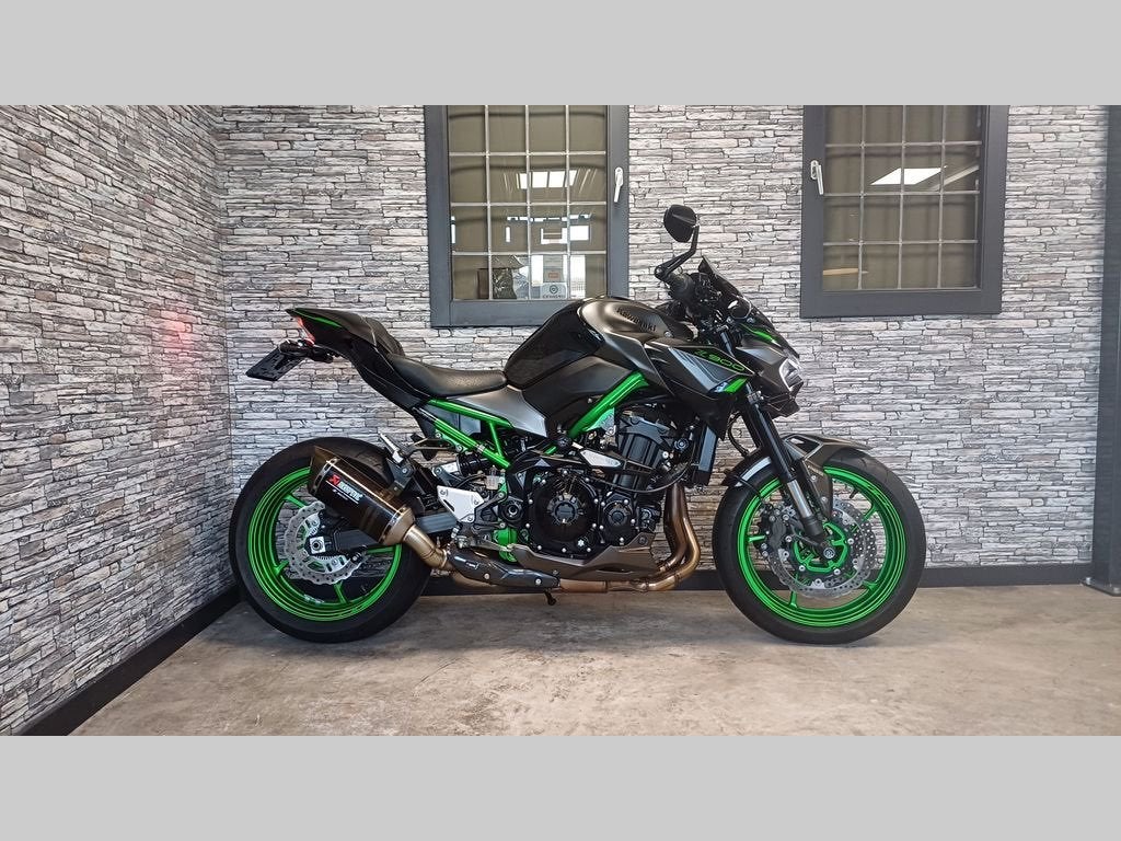 Kawasaki Z900 Performance 2023  2.432 km  Veel opties  ZGAN, Motoren, Occasion, 4 cilinders, Motorrijbewijs A, Traction Control