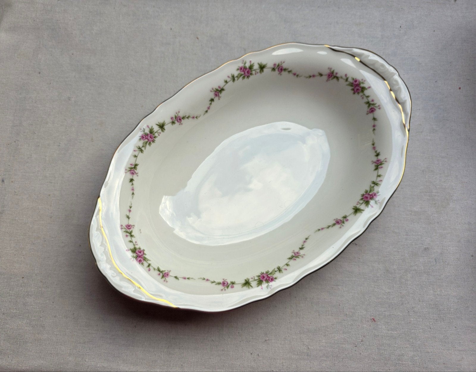 Schitterende schaal met roosjes van Krautheim, Ophalen of Verzenden