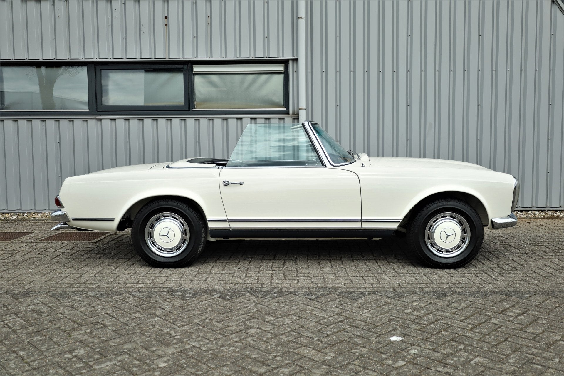 Mercedes-Benz SL-Klasse 230 SL W113 Pagode Gerestaureerd, Auto's, Achterwielaandrijving, 2306 cc, Zwart, Open dak