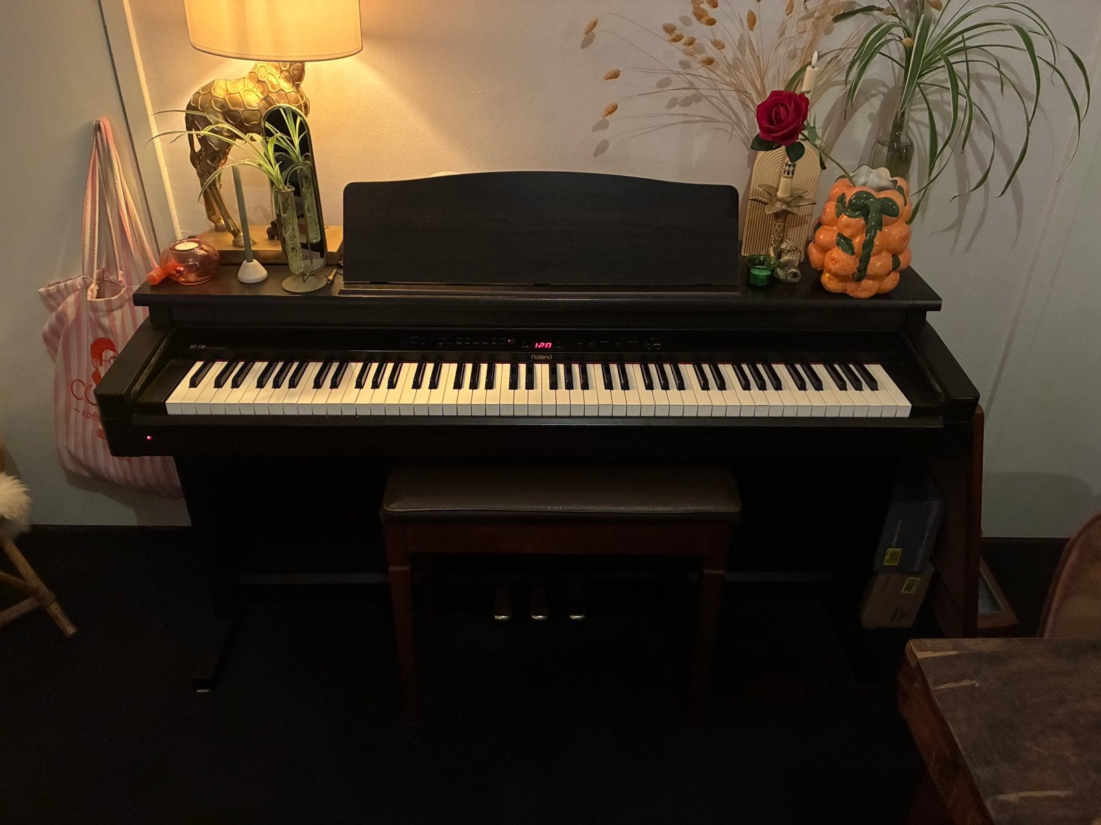 MOET NU WEG! Roland HP330 elektrische piano rood bruin, Ophalen, Gebruikt, Bruin, Digitaal