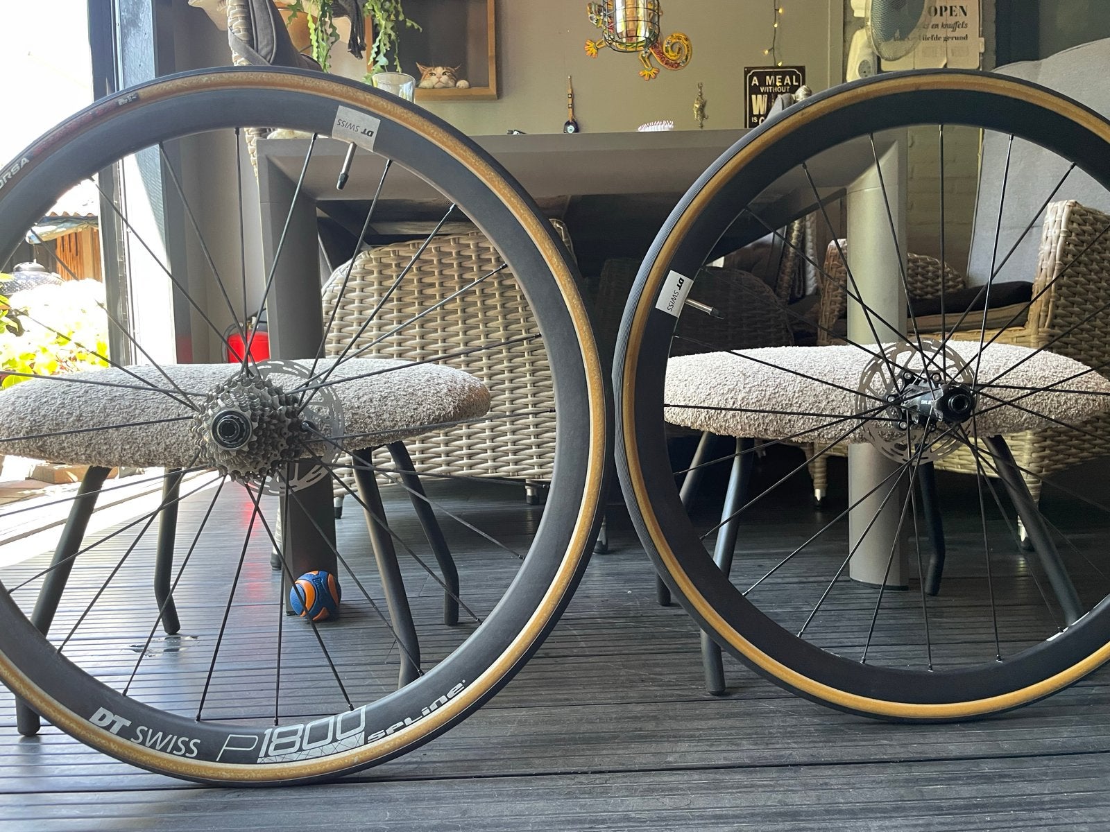 DT Swiss P1800 Spline Disc Wielset met banden en cassette, Gebruikt, Aluminium, Racefiets, Ophalen