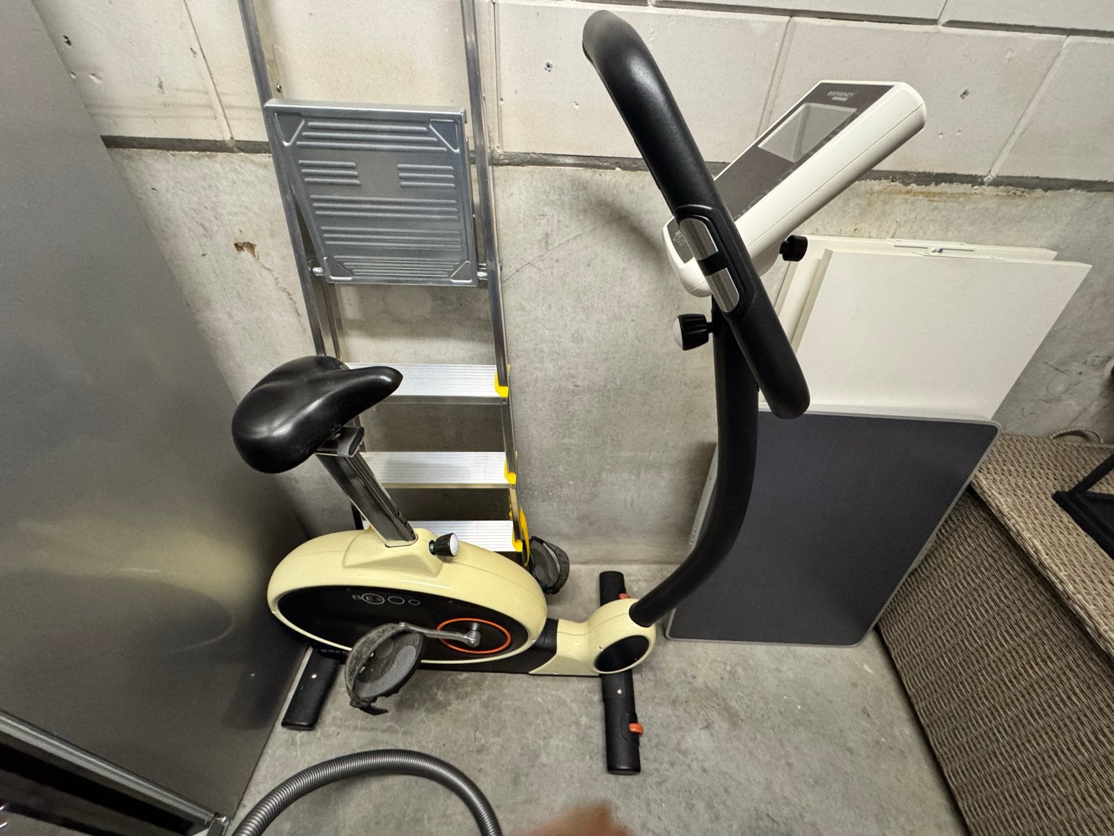 Hometrainer Bremshey Sport BE5 - Ideaal voor ouderen, Ophalen, Gebruikt, Metaal, Benen