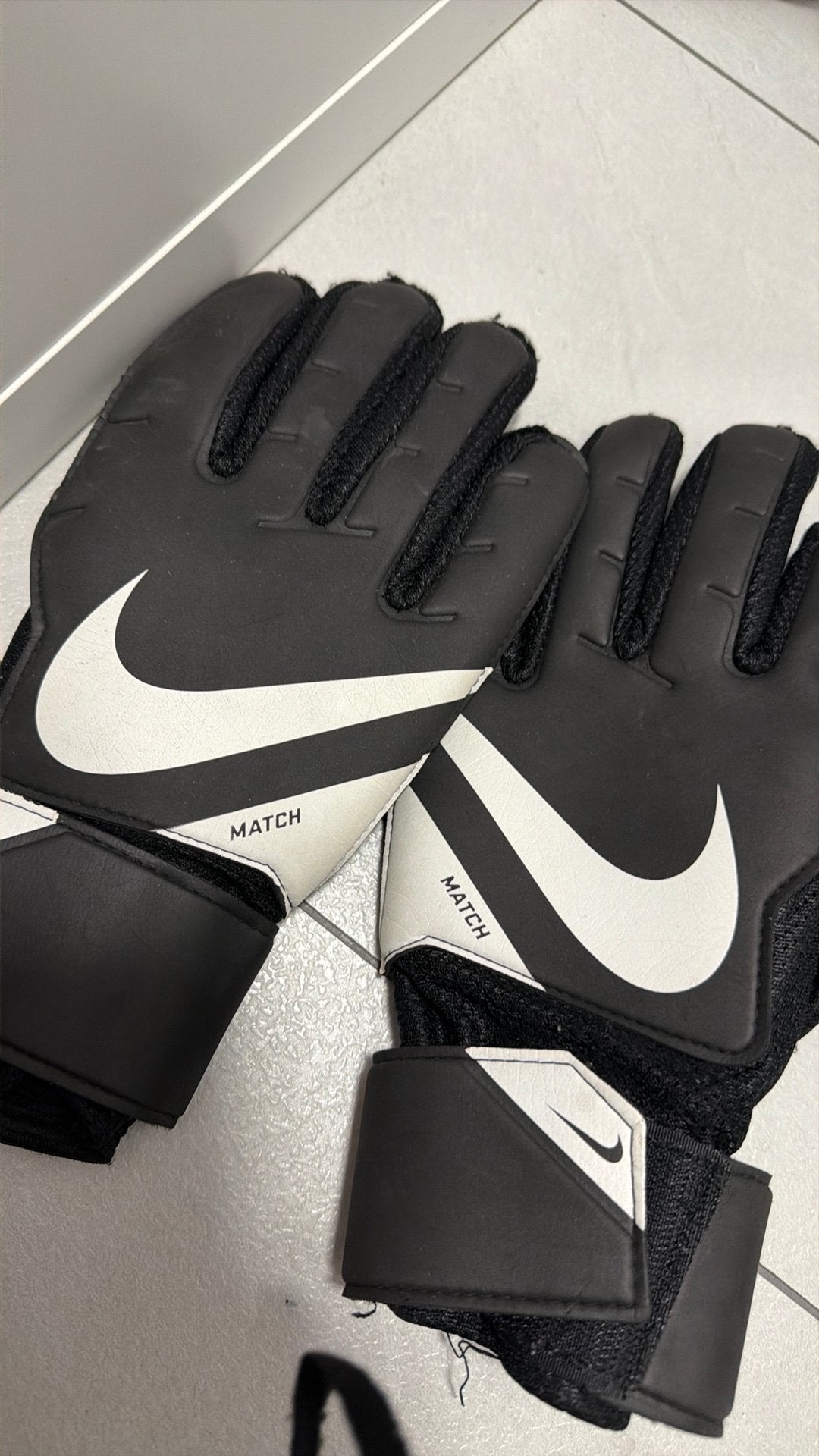 Keepershandschoenen Nike, Ophalen, Handschoenen