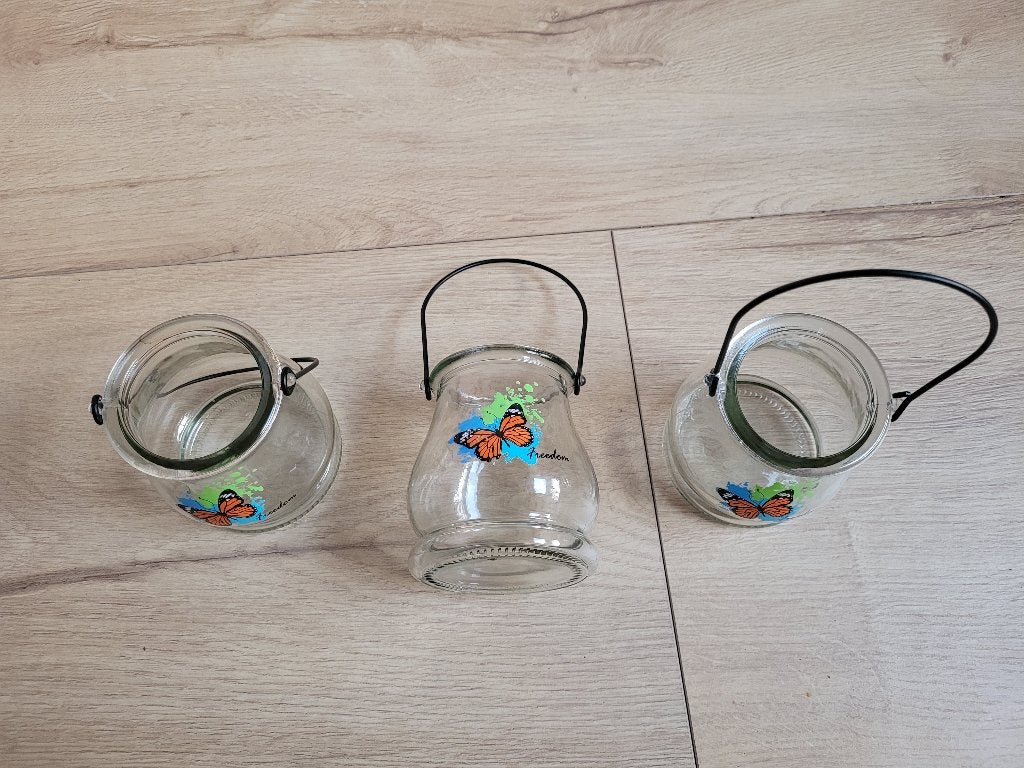 3 Glazen waxinelichthouders met vlinder ~ NH6016, Ophalen of Verzenden, Zo goed als nieuw, Glas, Waxinelichthouder