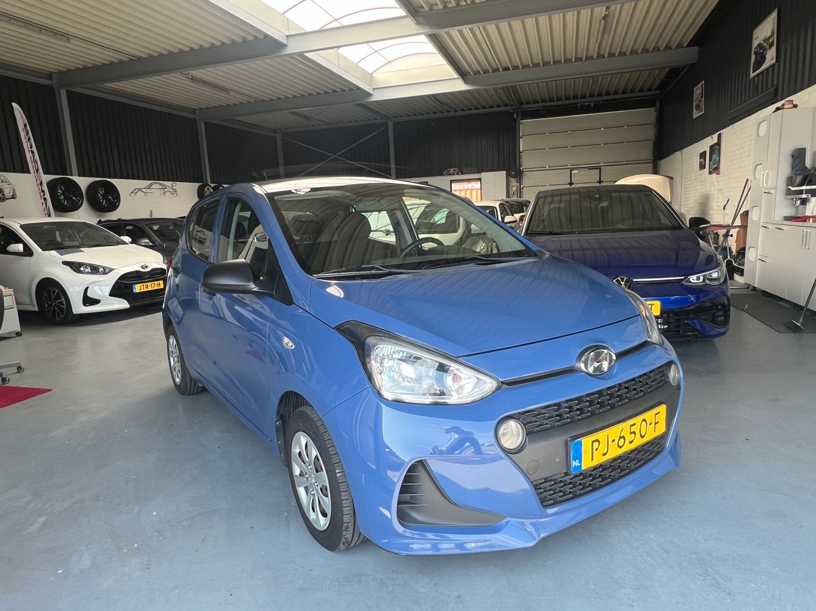 Hyundai i10 1.0i 66pk 2017 NAP AIRCO NW APK ZUINIG!, Auto's, Voorwielaandrijving, 31 €/maand, Origineel Nederlands, Bedrijf