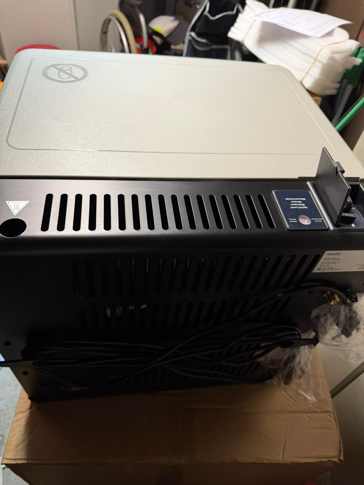 Koelbox op GAS. , 230 volt en 12 volt, Caravans en Kamperen, Kampeeraccessoires, Ophalen of Verzenden, Nieuw