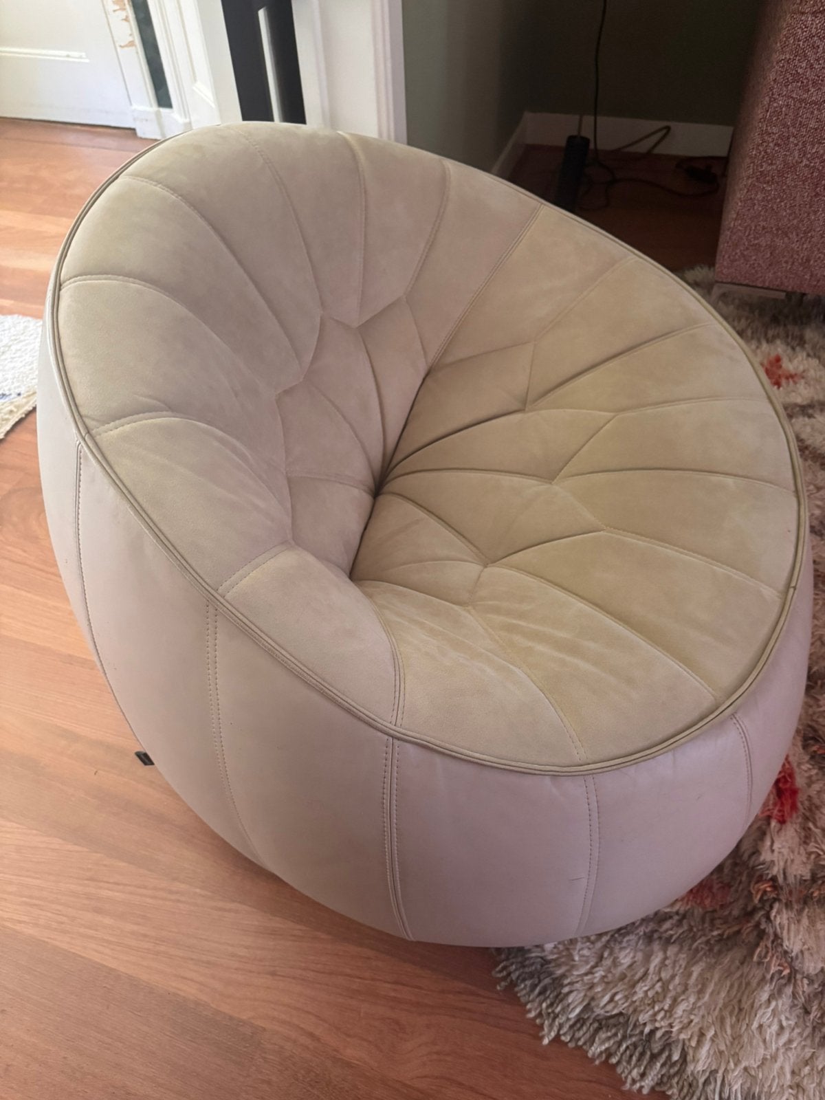 Ligne Roset Ottoman fauteuil, Ophalen, Gebruikt, 50 tot 75 cm, Leer