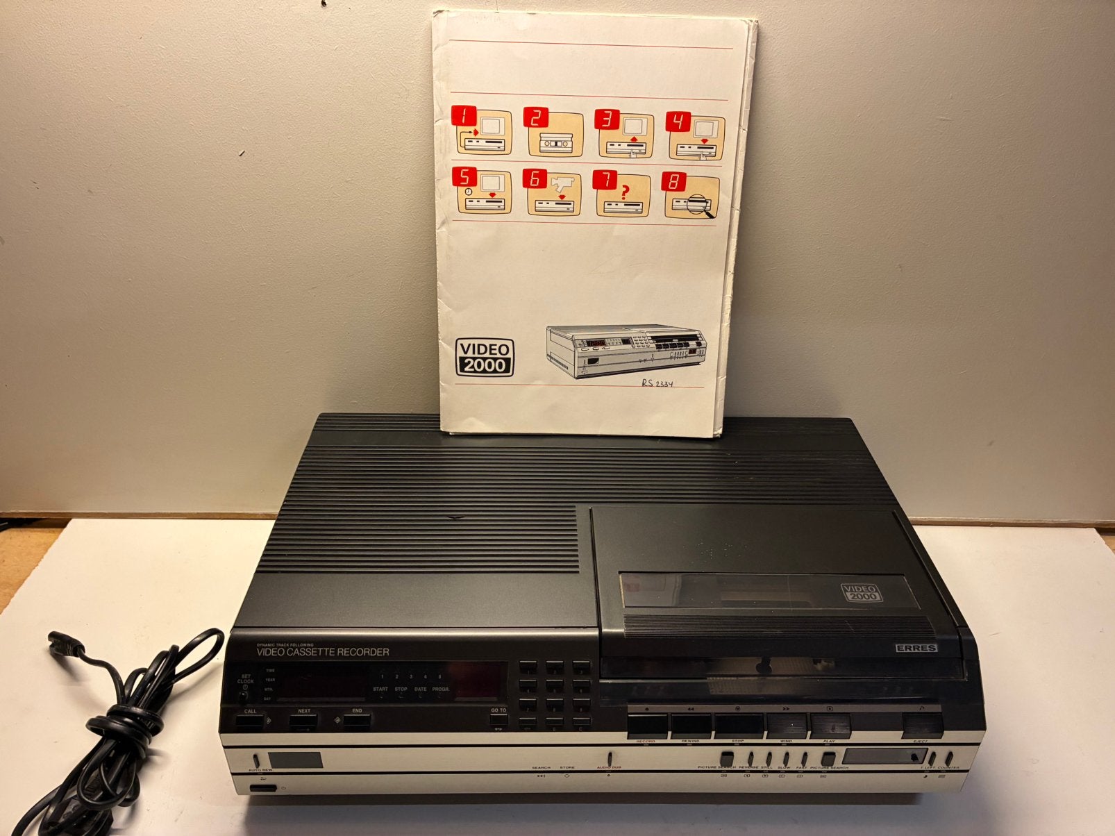 Vintage Erres RS 2334 Video 2000 Recorder V2000 + Manual, Ophalen, Gebruikt, Video 2000-speler of -recorder