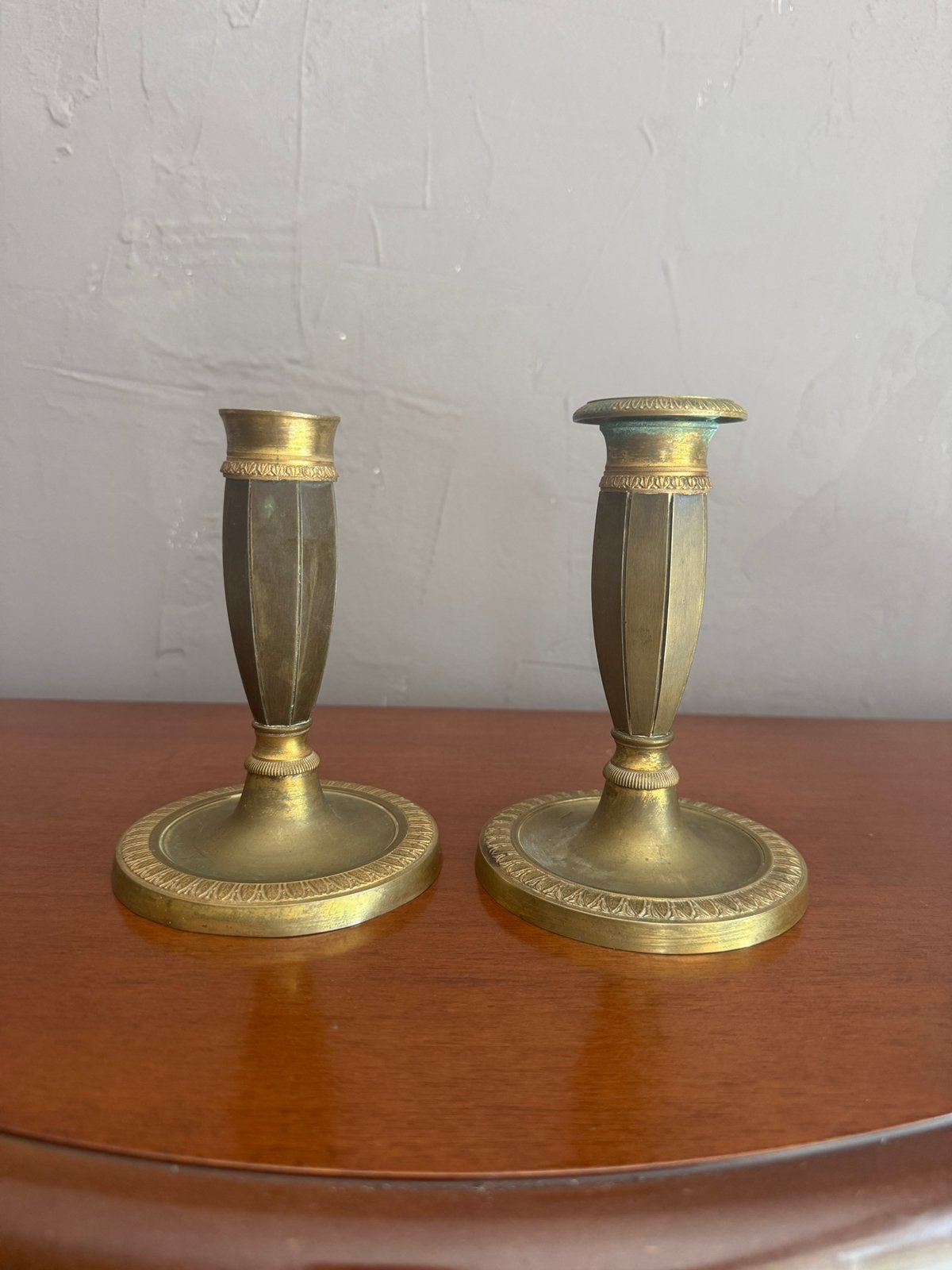 Mottahedeh bronzen kandelaars in Franse Empire stijl mid20, Antiek en Kunst, Antiek | Kandelaars, Ophalen of Verzenden, Koper of Brons