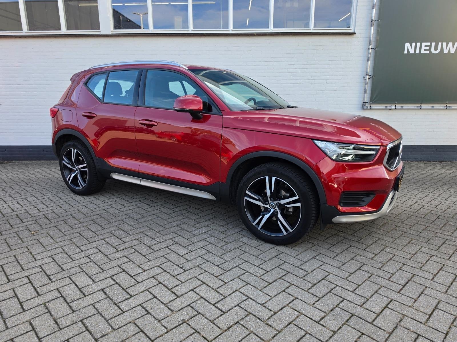 Volvo XC40 1.5 T3 Momentum Pro | Parkeersensoren | LED Kopla, Auto's, Gebruikt, Euro 6, Leder en Stof, 163 pk