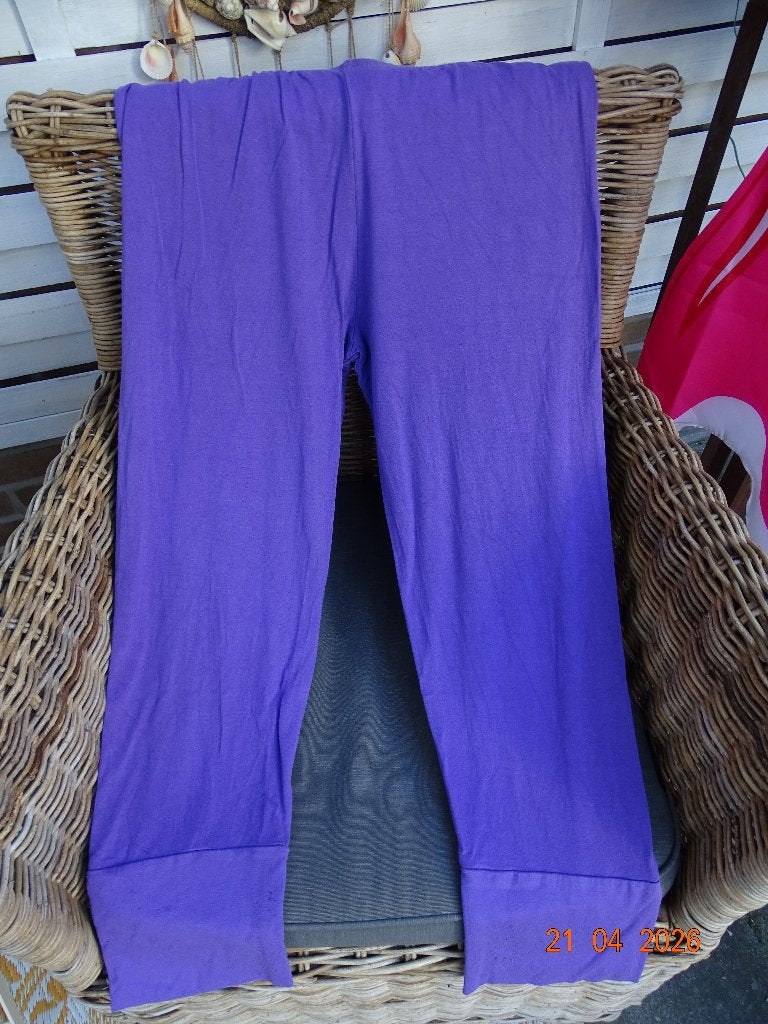 OPHILIA PAARSE LEGGING- MERK LEGGING-MT 44, Kleding | Dames, Grote Maten, Paars, Ophalen of Verzenden, Zo goed als nieuw, Broek of Spijkerbroek