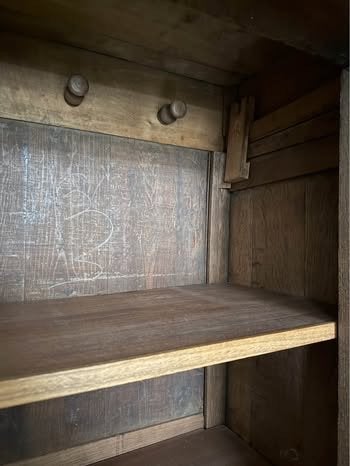 Antieke houten linnenkast met houtsnijwerk, Antiek en Kunst, Ophalen