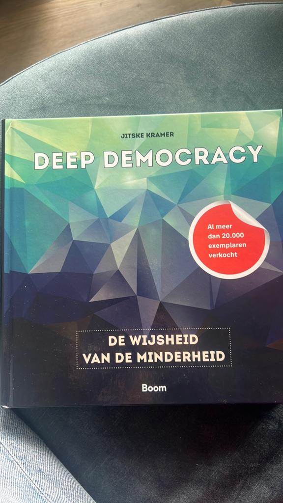 Deel Democracy- Jitske Kramer, Ophalen of Verzenden, Nieuw, Personeel en Organisatie