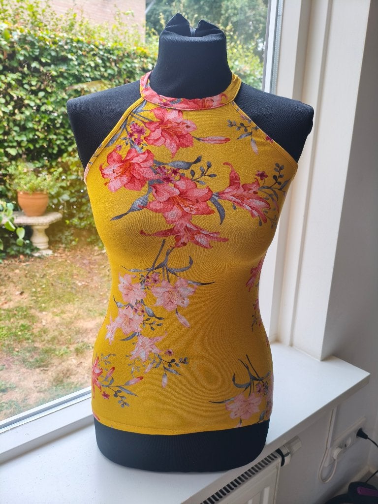 Lipsy London top mt 36, Verzenden, Geel, Nieuw, Maat 36 (S)