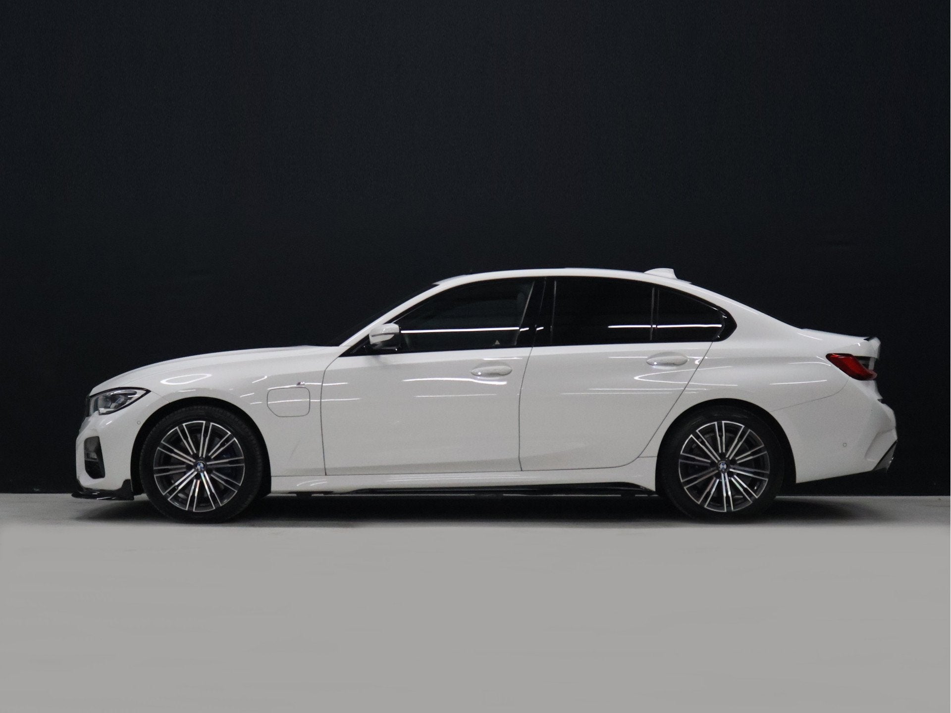 BMW 3-serie 330e High Executive [SCHUIFKANTELDAK, SPOILER, A, Achterwielaandrijving, Gebruikt, Wit, Bedrijf
