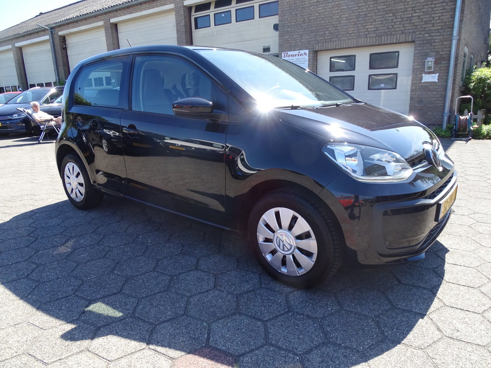 Volkswagen Up! 1.0 BMT move up! AIRCO/BT/5 DEURS, Voorwielaandrijving, Stof, Gebruikt, Zwart