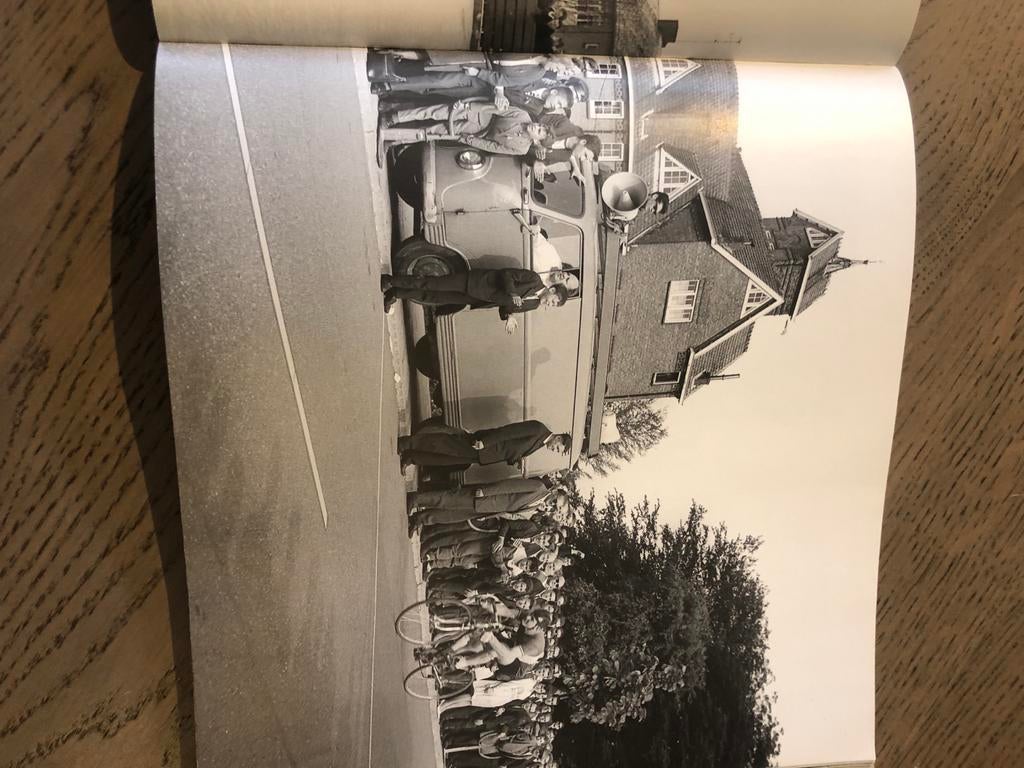 Boek over Tilburg: Geschiedenis en Cultuur, Boeken, Ophalen of Verzenden, 20e eeuw of later, Gelezen